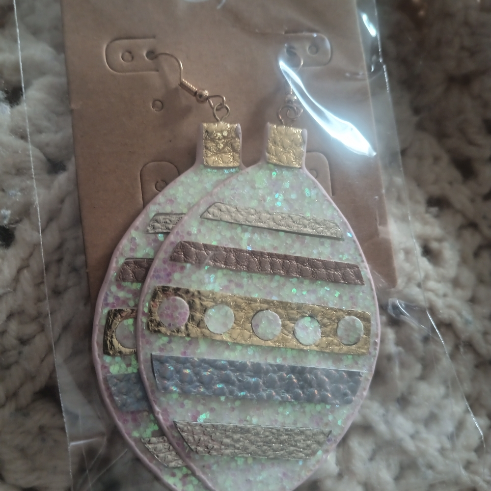 Elegant Multicolor Striped Earrings